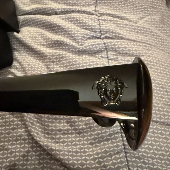 Versace Black Sunglasses. Brand new in the case with the box. - Picture 4 of 9